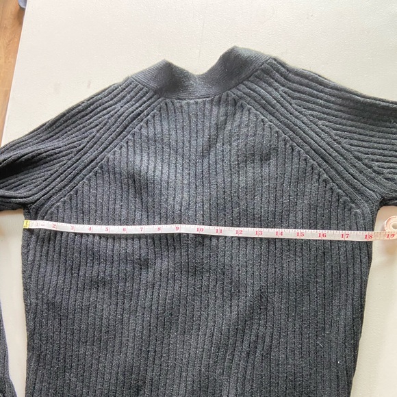 Devotion by Cyrus Cardigan - Picture 8 of 15